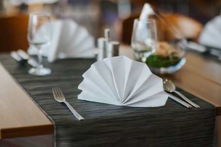 Eingedeckter Tisch im Restaurant Lubin