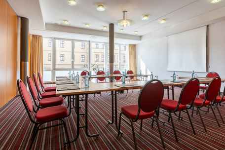 U-Formbestuhlung im Tagungsraum