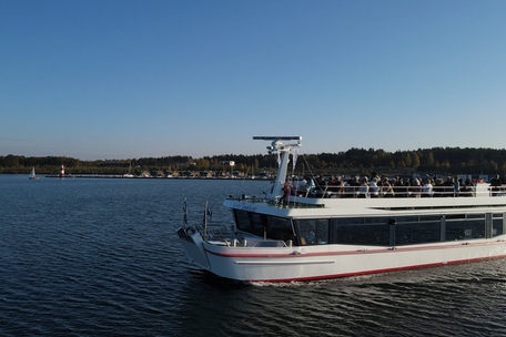 Passagierschiff auf dem Bärwalder See